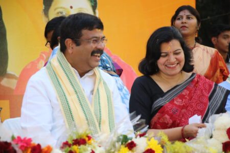 ଅପରାଜିତା ଭୁଲିଗଲେ, ଧର୍ମେନ୍ଦ୍ର ଶୁଭେଚ୍ଛା ଦେଲେ?