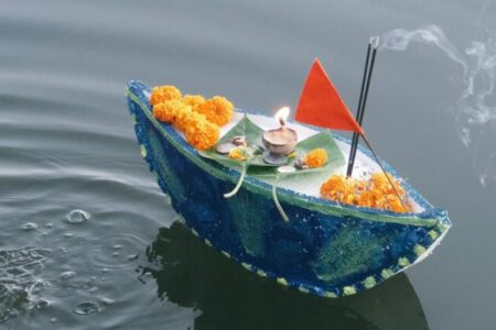 କଟକଣା ସତ୍ତ୍ୱେ ଭସାଇଲେ ଡଙ୍ଗା